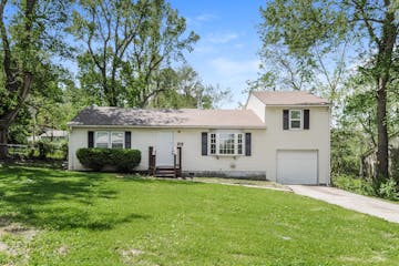 10306 Oakland Ave Kansas City, MO 64134